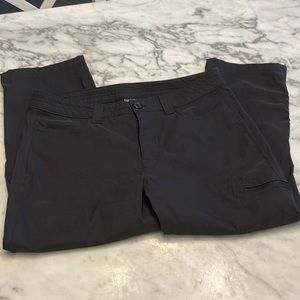 Nylon capri pants